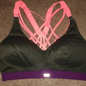 NWOT VS SPORTS BRA